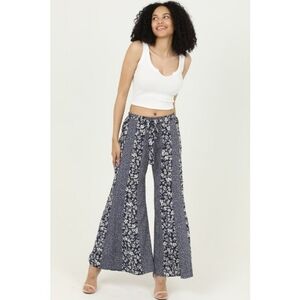 Wide leg tiered front floral pant